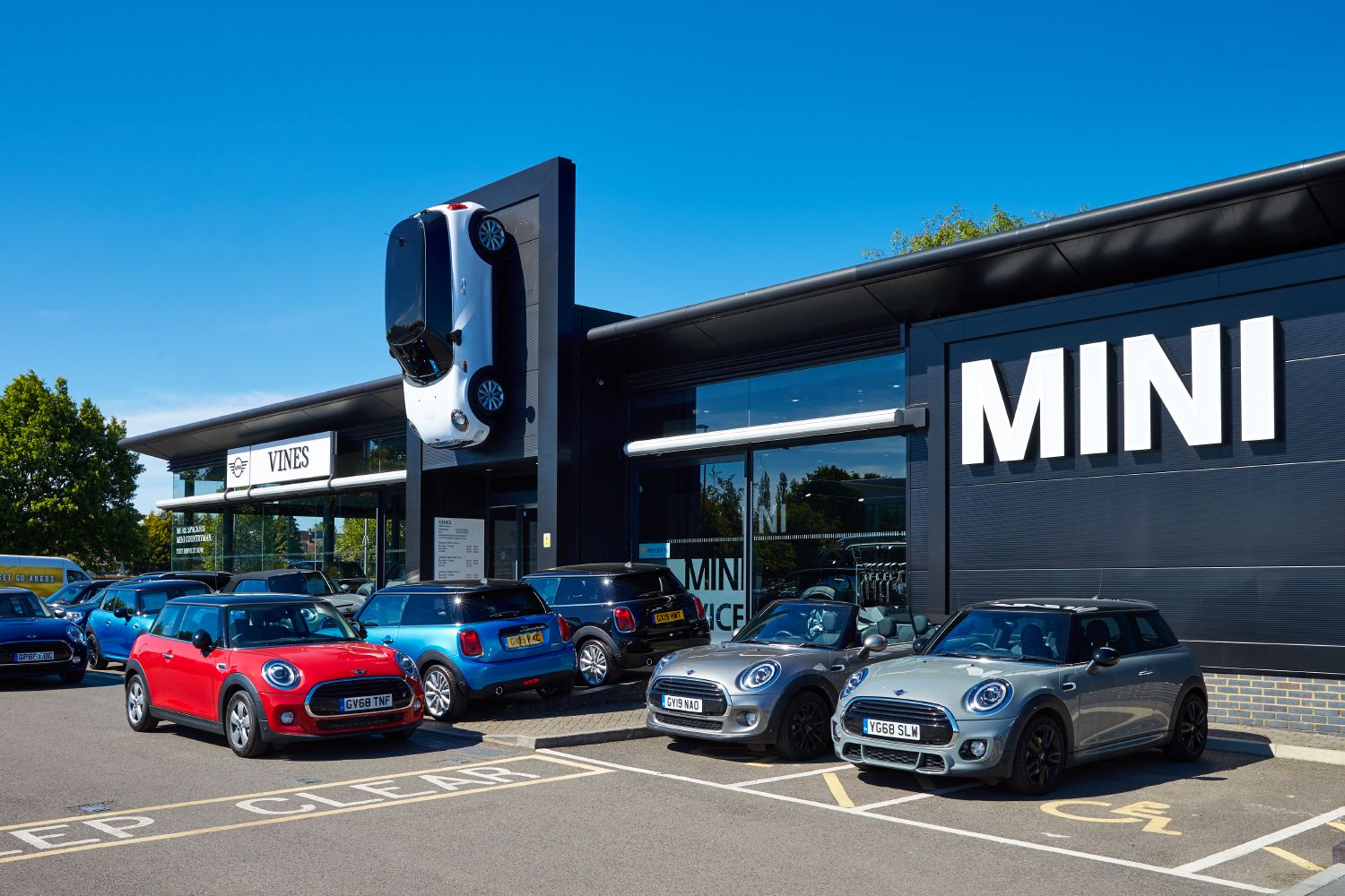 Vines of Gatwick MINI Car dealership in Crawley AutoTrader